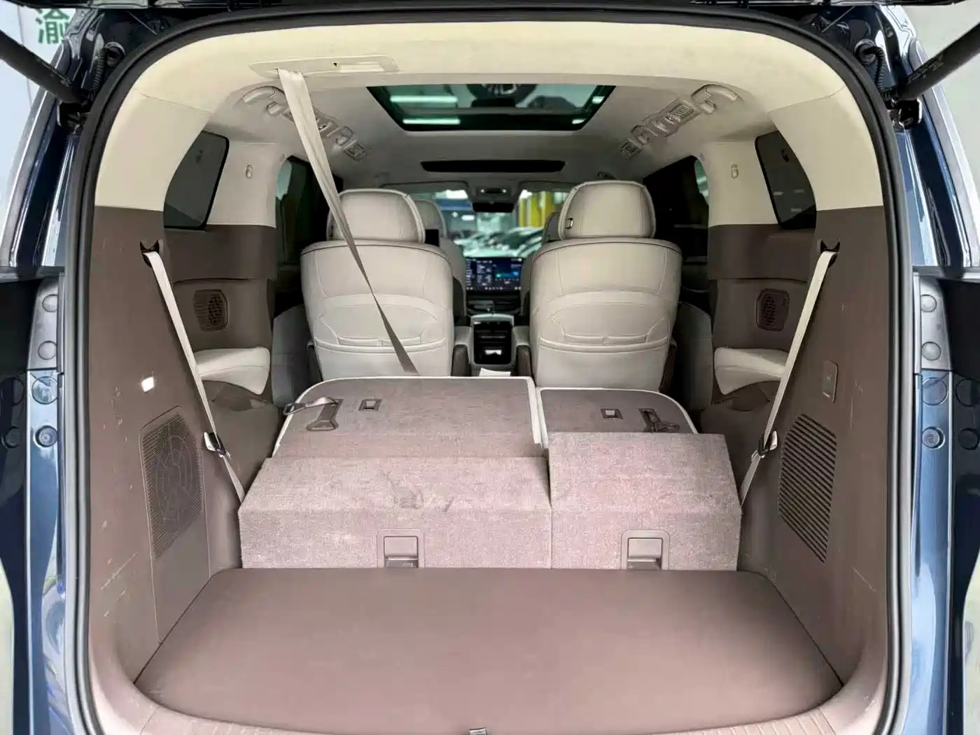Denza D9 2022 DM-i 970 AWD Flagship фото 24