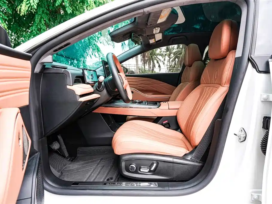 Geely Galaxy Galaxy Xingyao 8 2025 130km EM-P Starship Edition фото 8