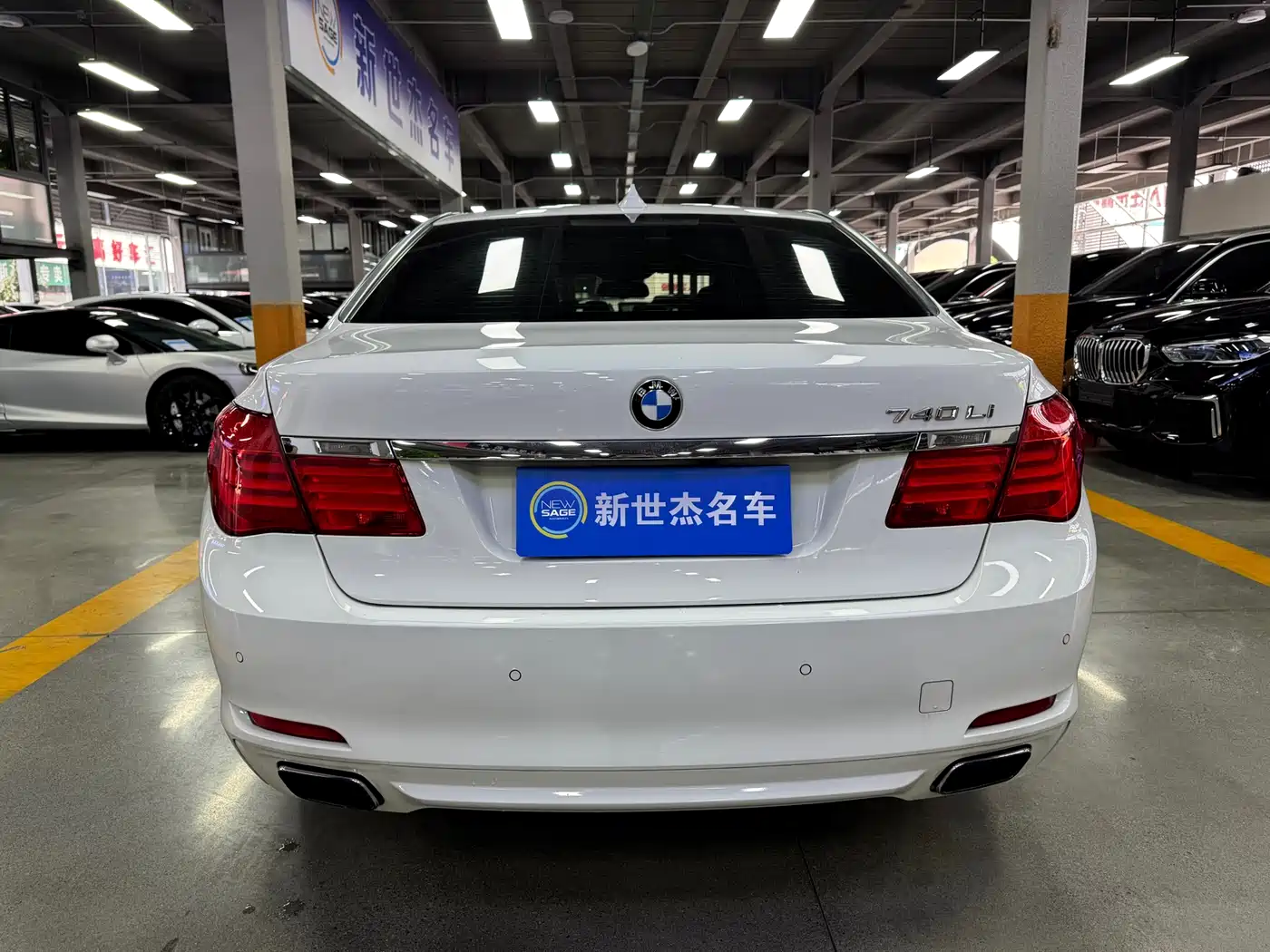 BMW 7 Series 2009 Model 740Li Leading Edition фото 13