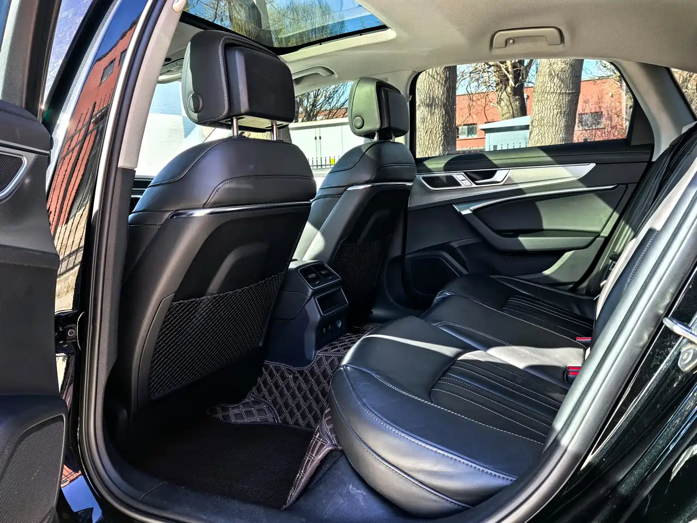 Audi A6L 2024 40 TFSI Luxury Elegance фото 11