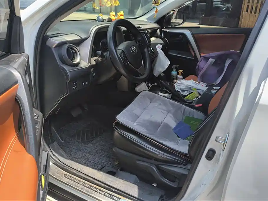 Toyota RAV4 Rongfang 2019 2.0L CVT 2WD Trend X Limited Edition China V фото 9