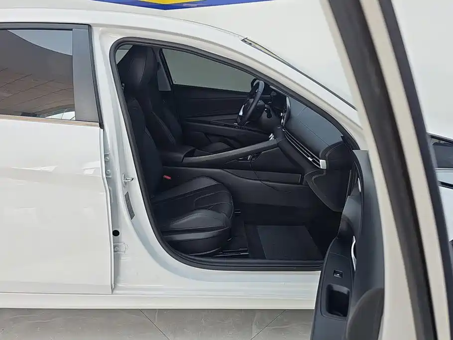 صورة 8 - Hyundai Elantra