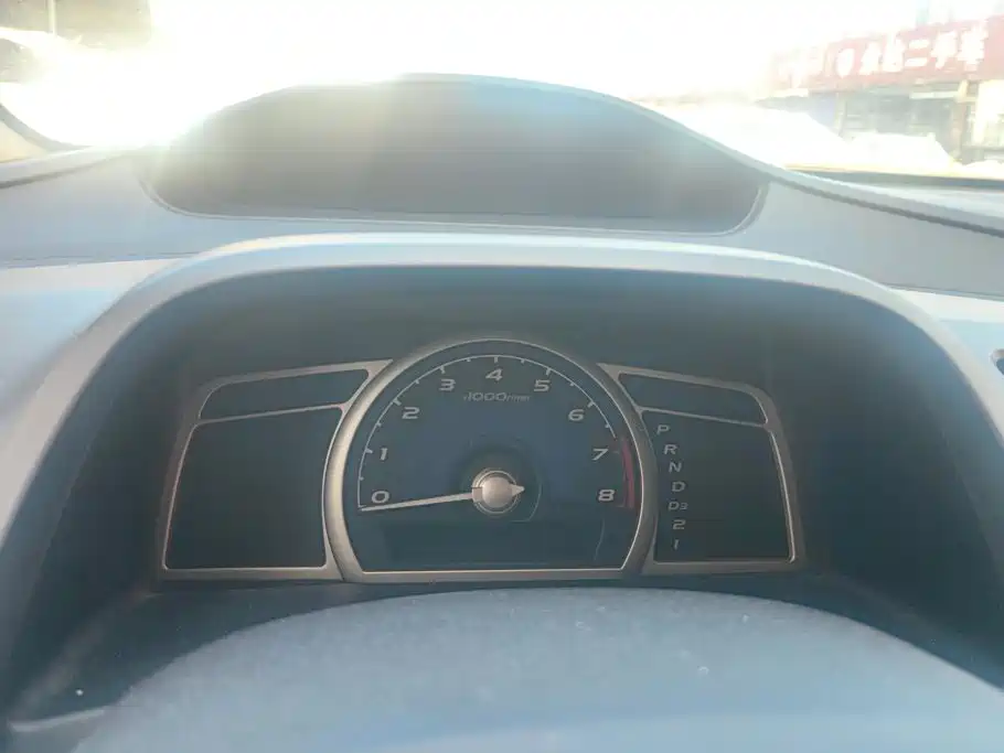 CIIMO CIIMO 2014 2012 1.8L Automatic