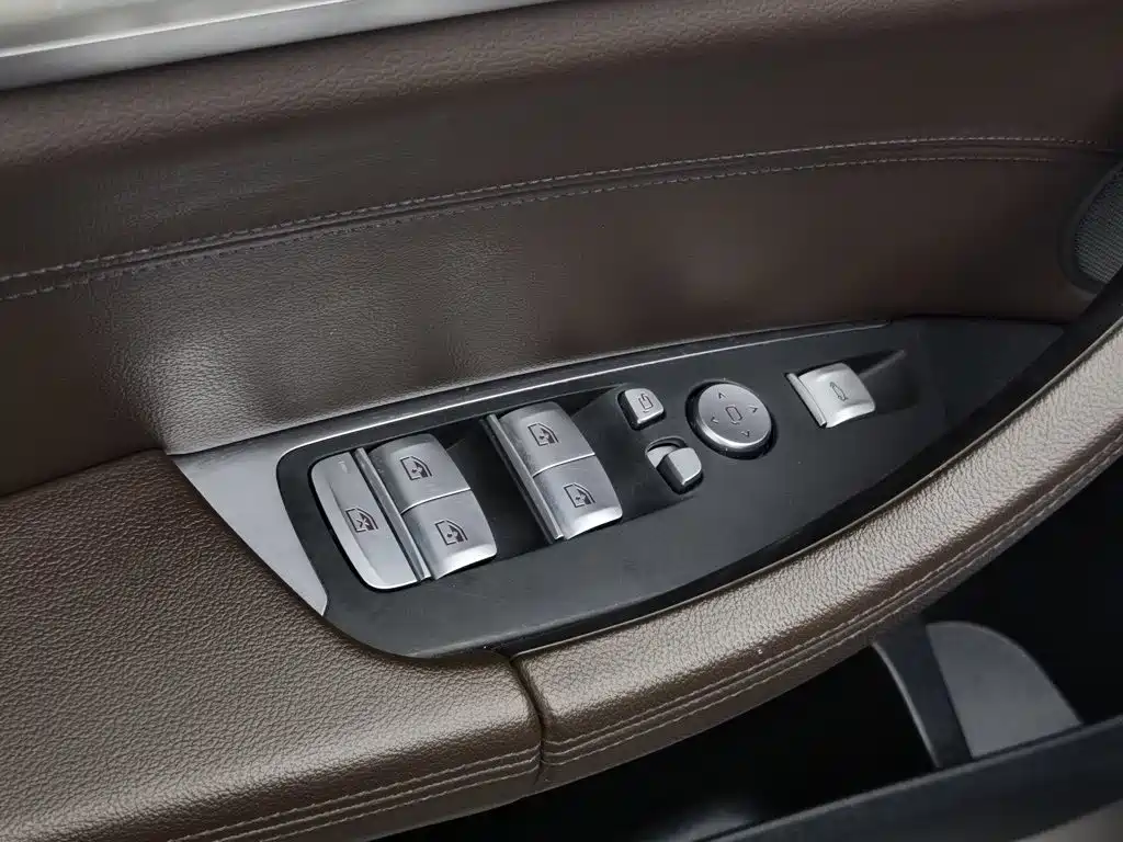 Фото 9 - BMW iX3
