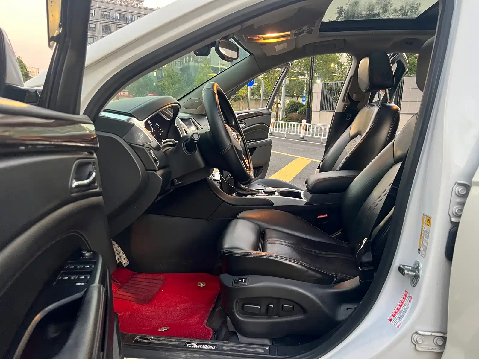 Фото 14 - Cadillac SRX
