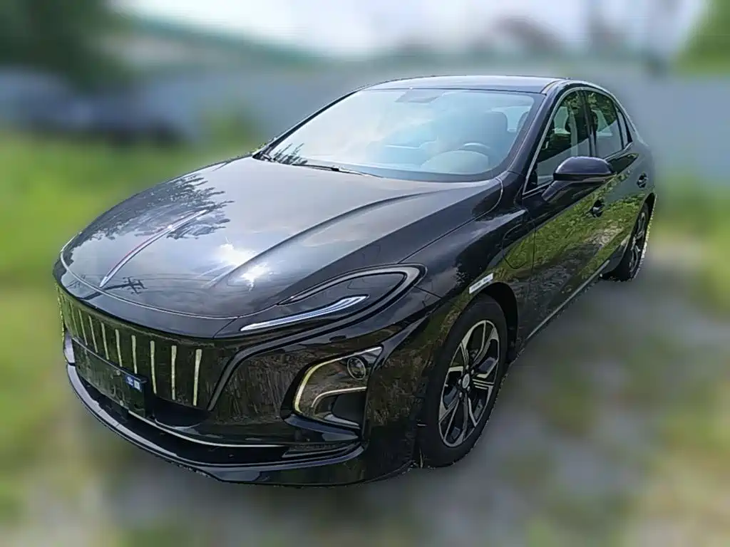 Photo 1 - Hongqi E-QM5