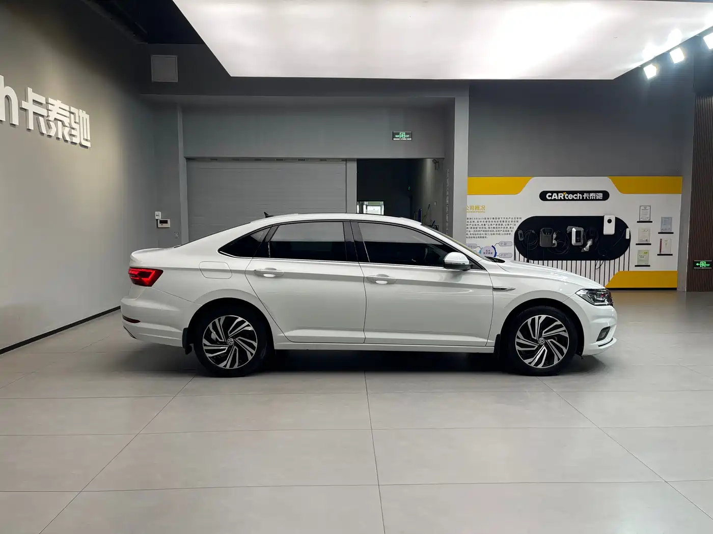 Volkswagen Sagitar 2021 280TSI DSG Luxury Smart Connect фото 7