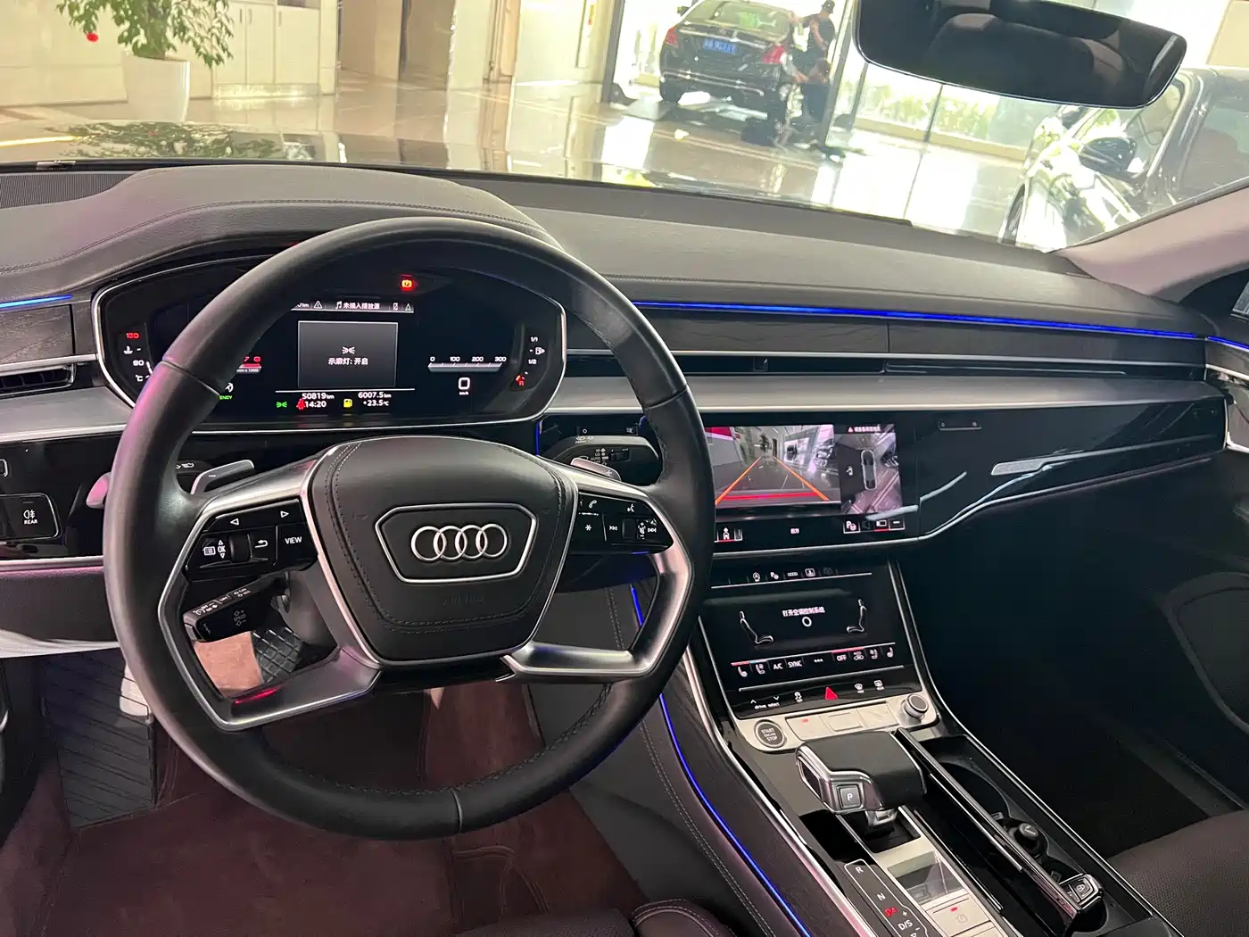 Audi A8 2023 A8L 50 TFSI quattro Exclusive фото 5