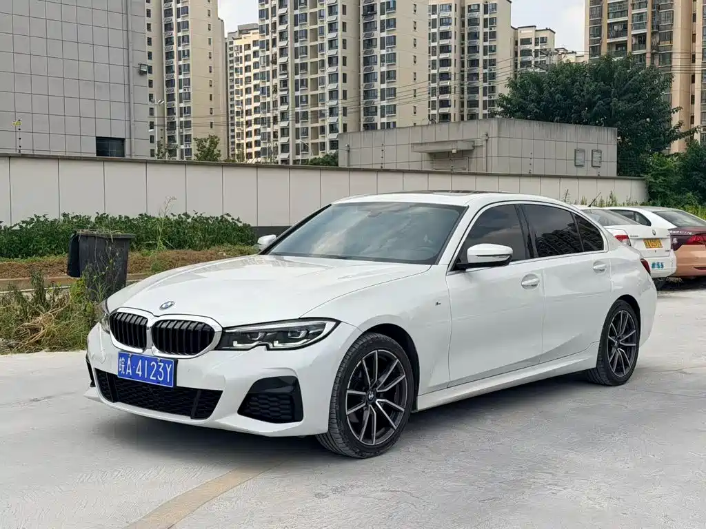 Photo 1 - BMW 3 Series