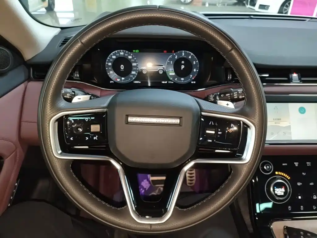 Photo 11 - Land Rover Range Rover Evoque New Energy