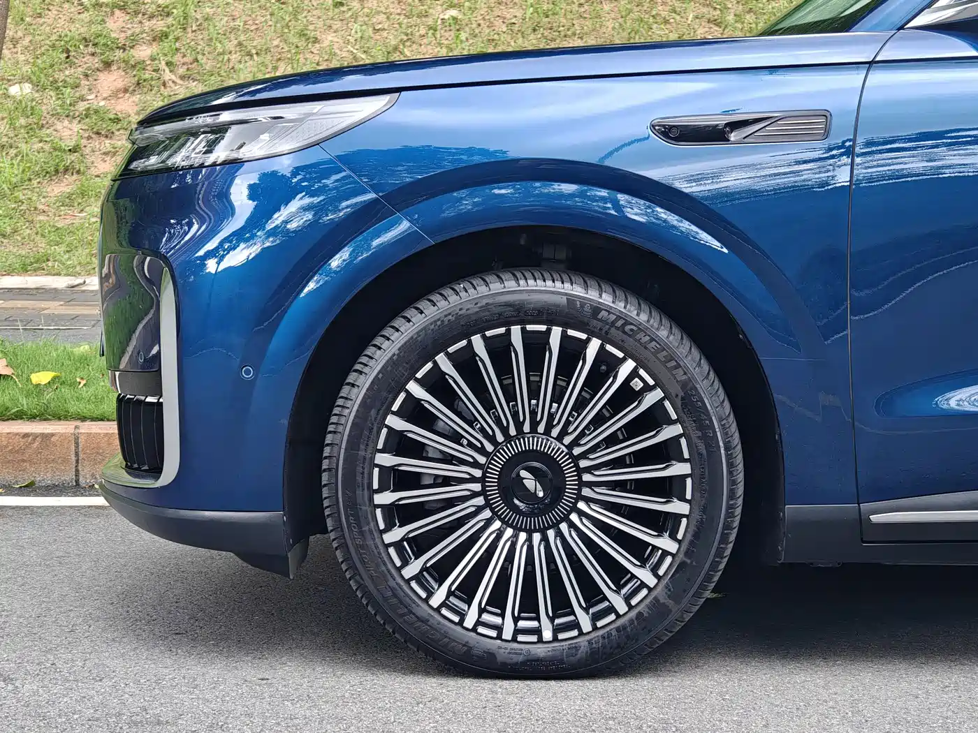 Chery Fengyun Fengyun T11 2025 2024 Base Model