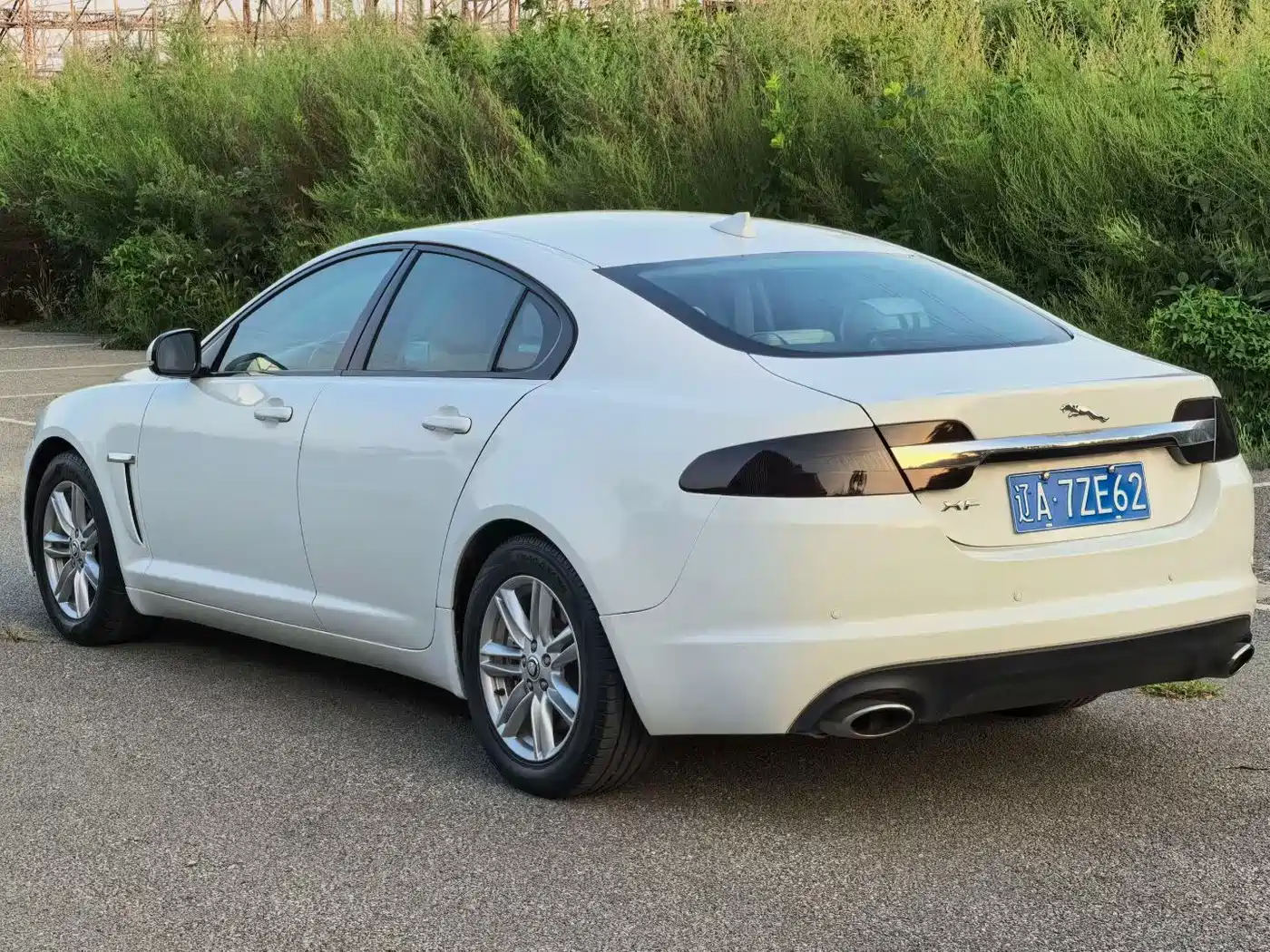 Jaguar XF 2013 2013 XF 2.0T Luxury Edition