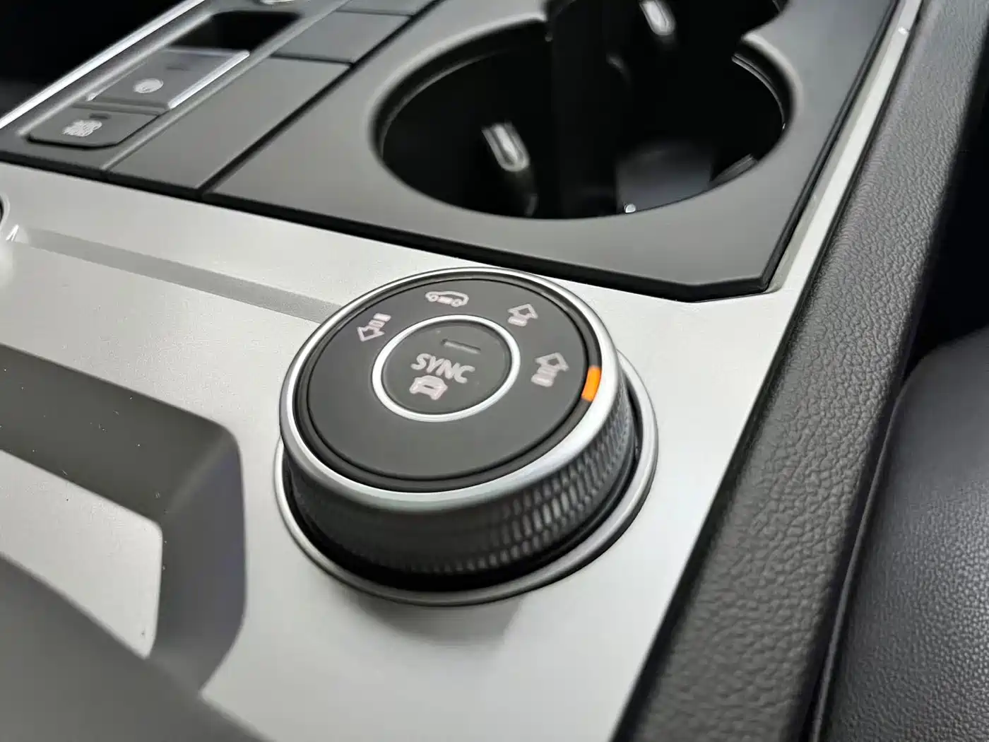 Volkswagen Touareg 2021 2.0TSI Pilot Special Edition фото 14