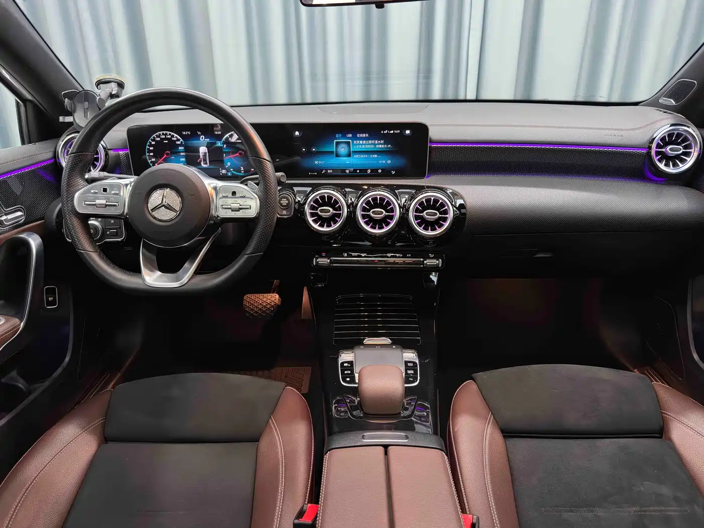 Mercedes-Benz A-Class 2019 A 200 L Sport Sedan фото 10
