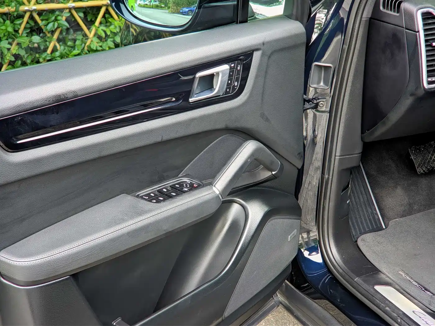 Porsche Cayenne New Energy 2023 2022 Cayenne E-Hybrid 2.0T Platinum Edition