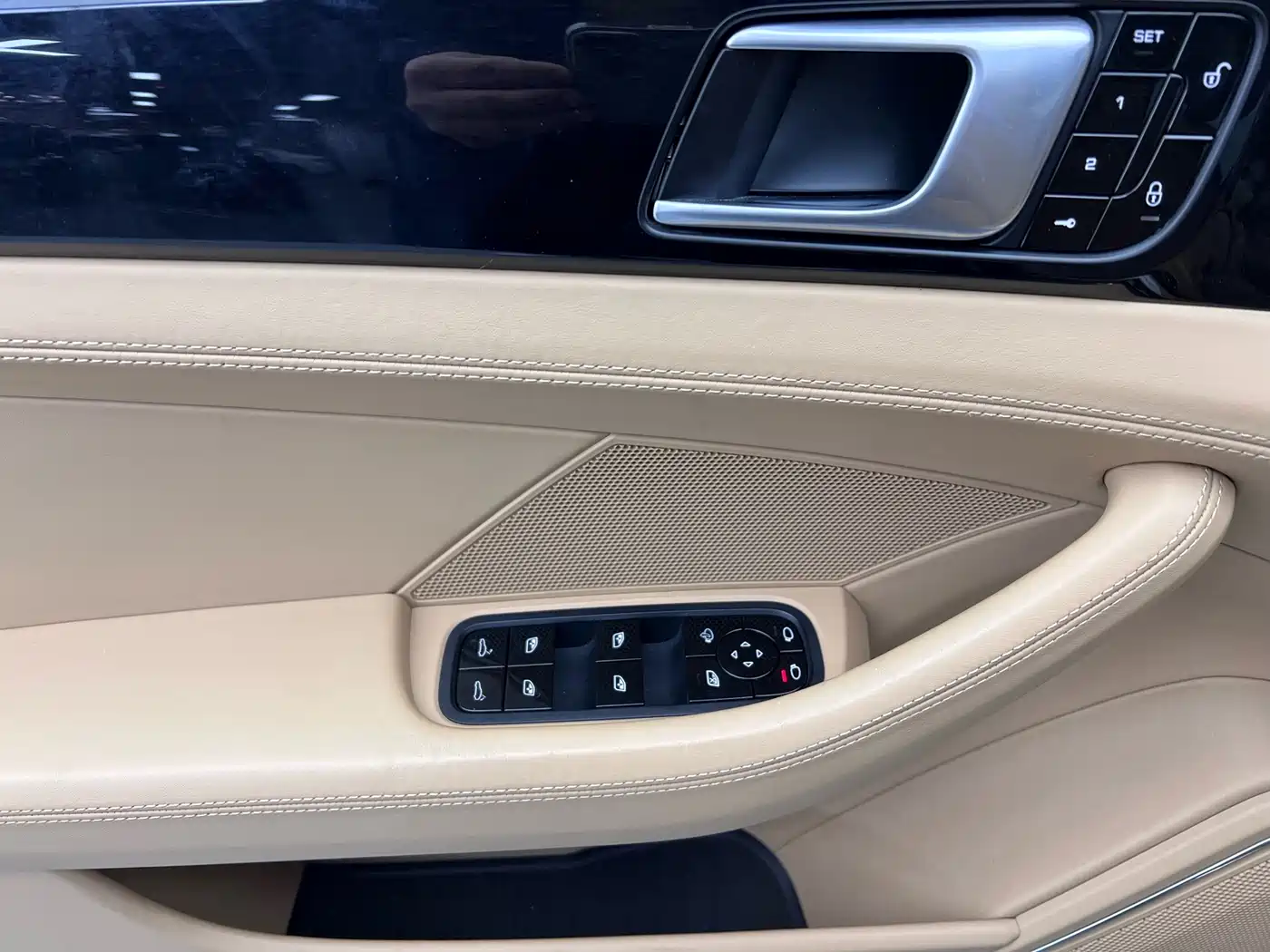 Porsche Panamera 2017 Panamera 4 Executive Long Wheelbase 3.0T фото 5