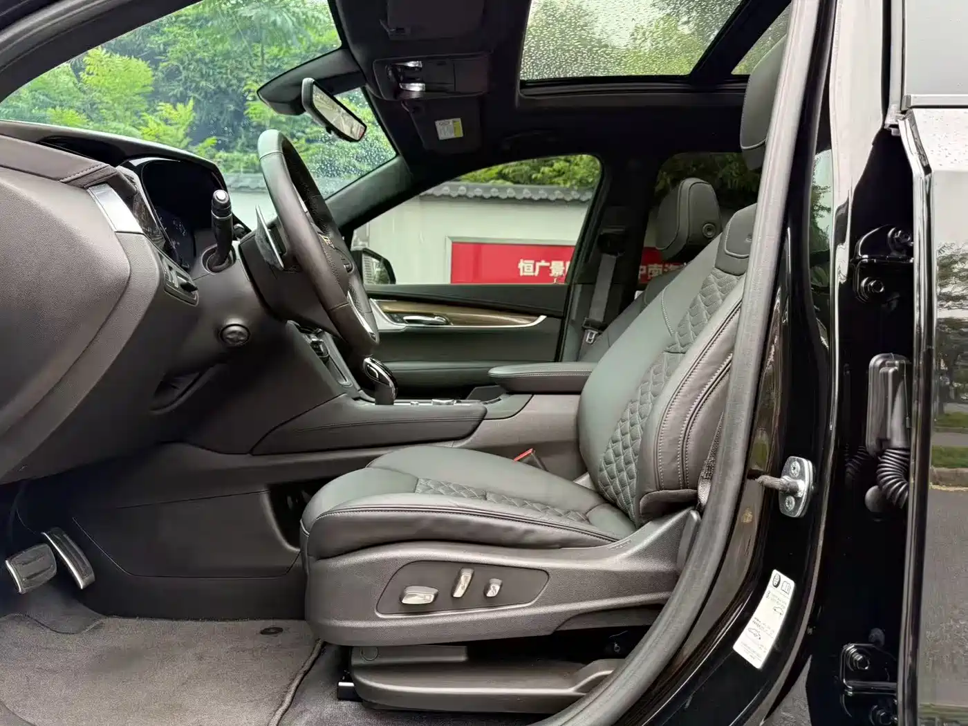 Cadillac XT6 2024 2025 2.0T 6-Seater AWD Platinum Executive Black Label