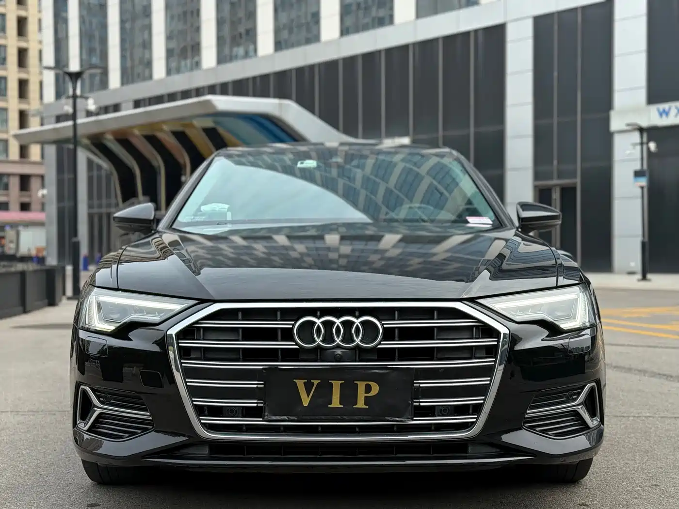 Photo 2 - Audi A6L
