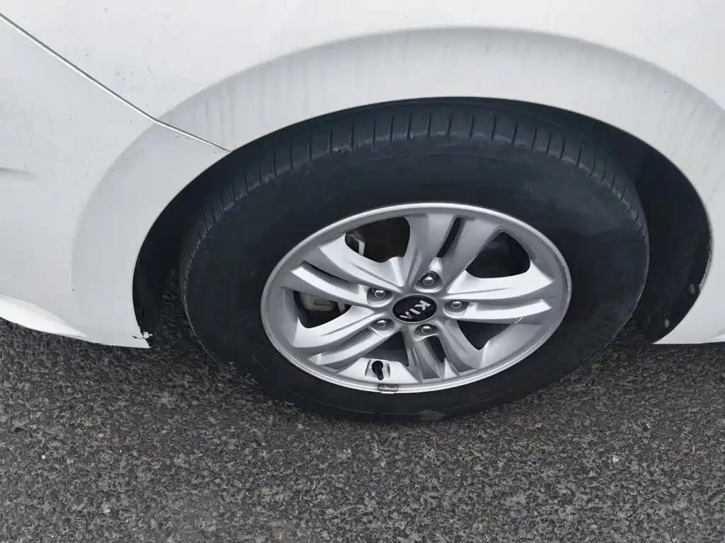 Photo 25 - Kia Forte