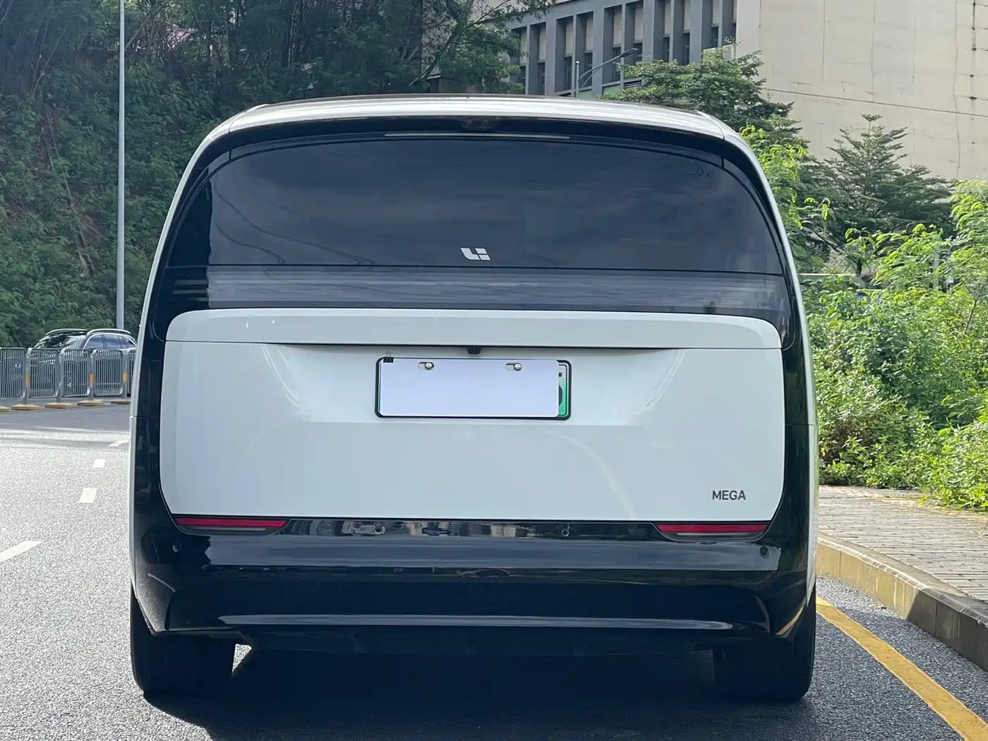 Li Auto MEGA 2025 2025 Ultra Smart Renewal Edition