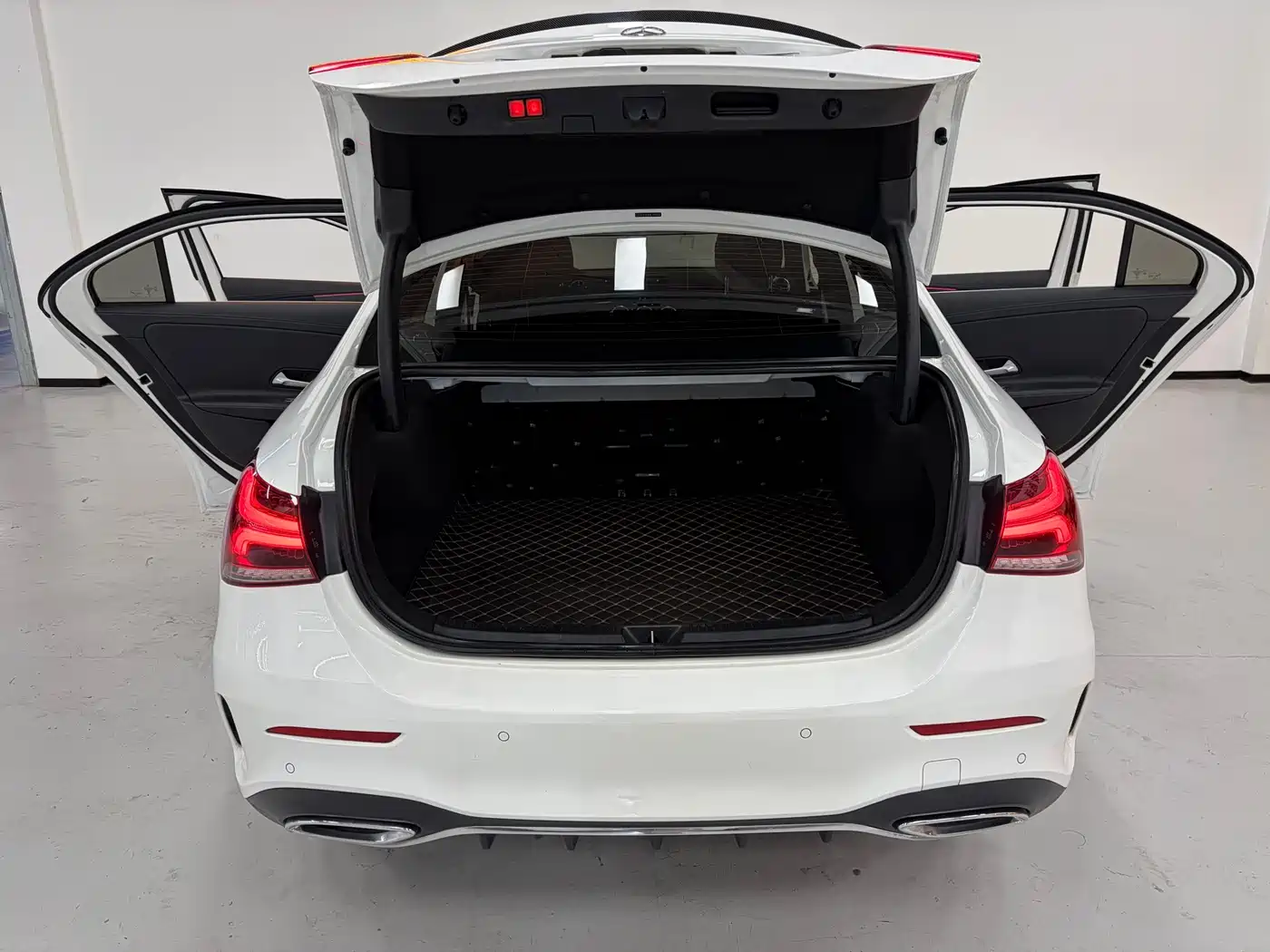 Mercedes-Benz A-Class 2021 A 200 L Sport Sedan Fashion Edition фото 11