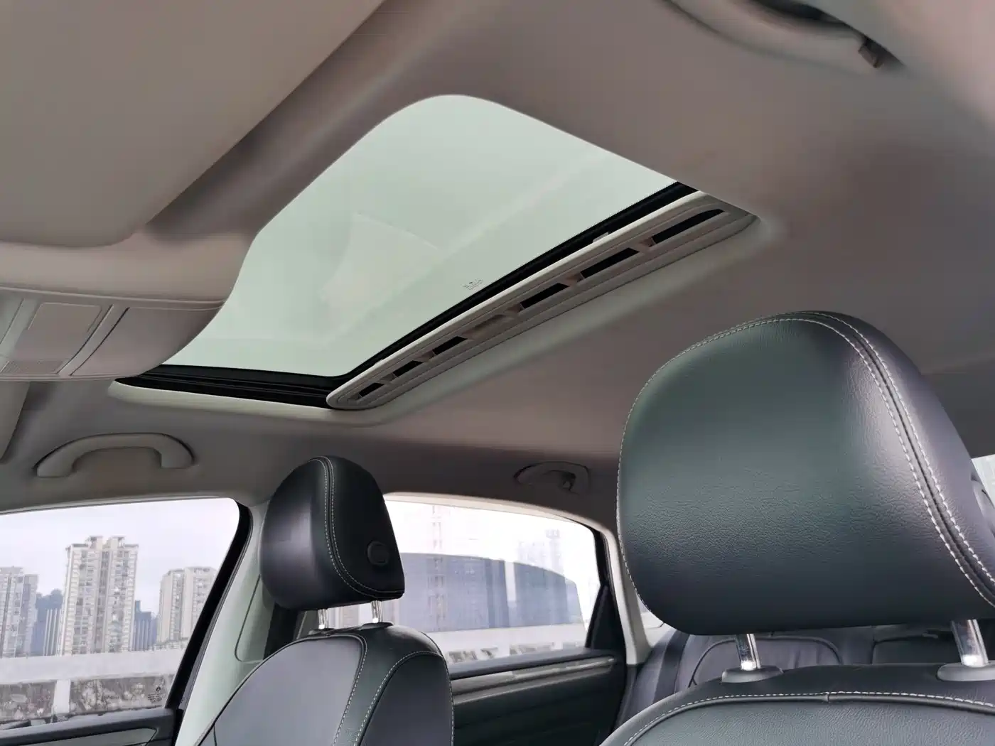 Volkswagen Passat 2017 330TSI DSG Prestige фото 7