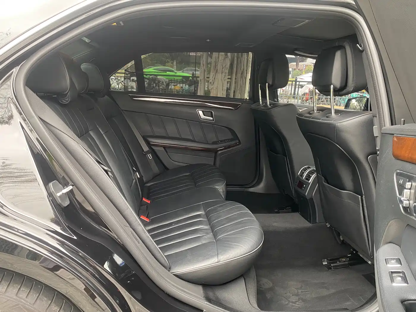 Mercedes-Benz E-Class 2015 E 320 L Luxury 4MATIC фото 11