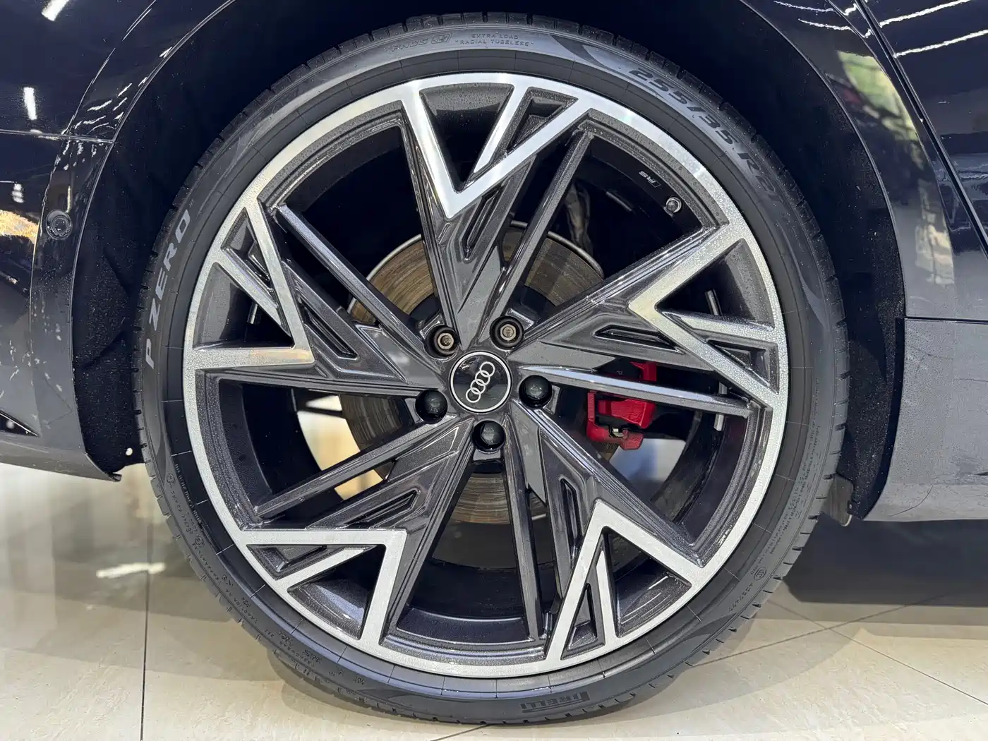 Audi A7L 2024 45 TFSI quattro S-line Black Warrior Edition фото 6