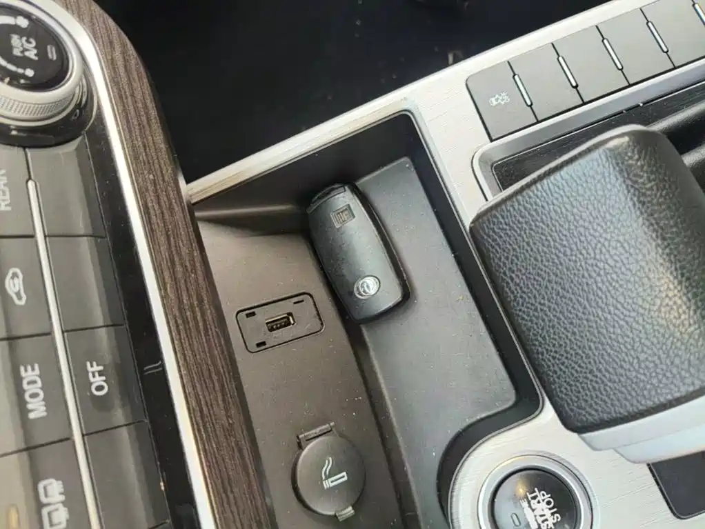 Photo 9 - Dongfeng Fengxing Jingyi X6