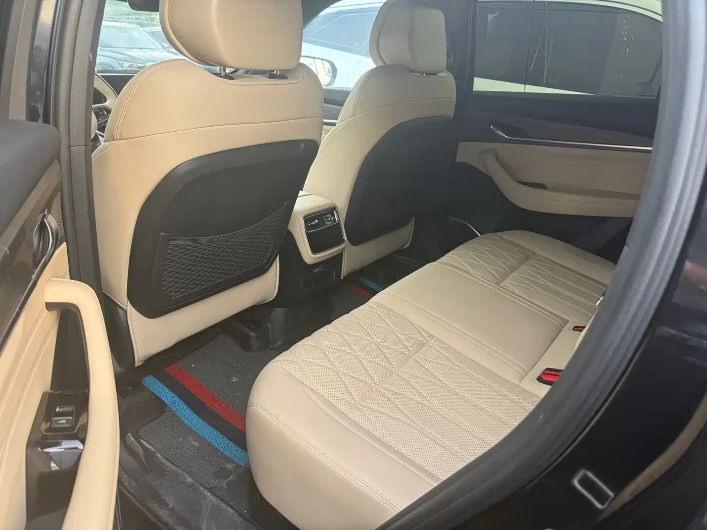 Фото 5 - Geely Xingyue L