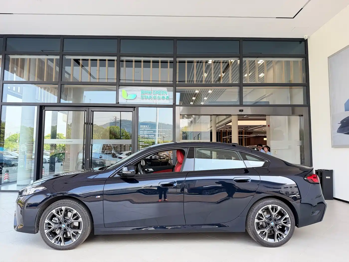 BMW 2-SERIES