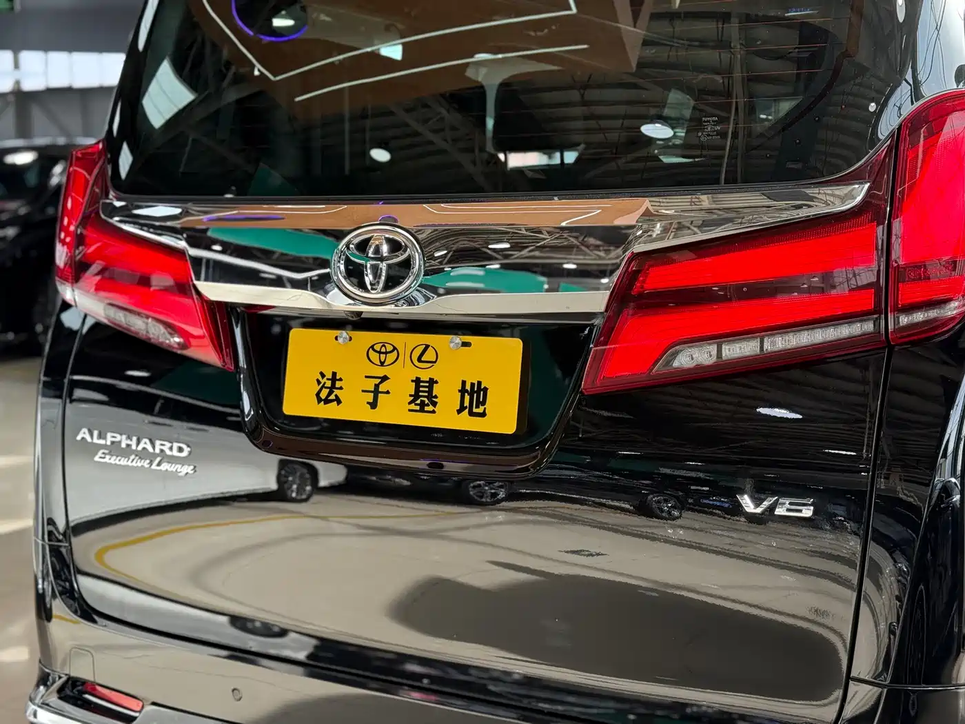 Toyota Alphard 2018 Facelift 3.5L Premium Edition фото 26