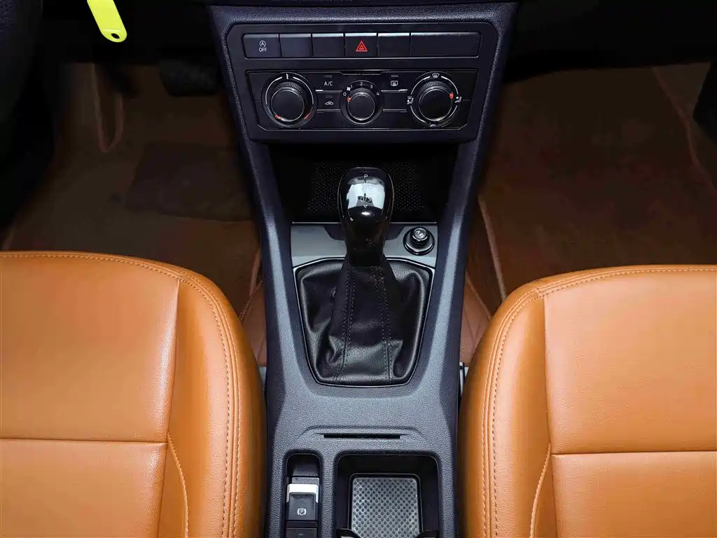 Volkswagen Tharu 2025 Model Rising Star 1.5L Advance Edition фото 13