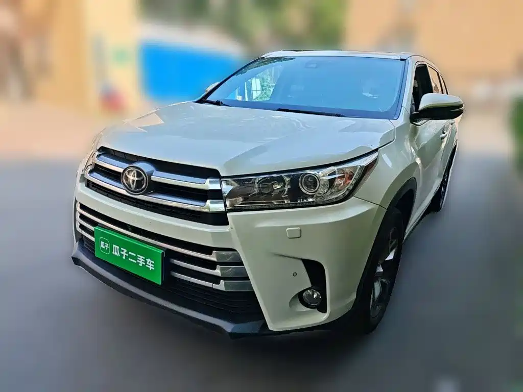 Фото 1 - Toyota Highlander