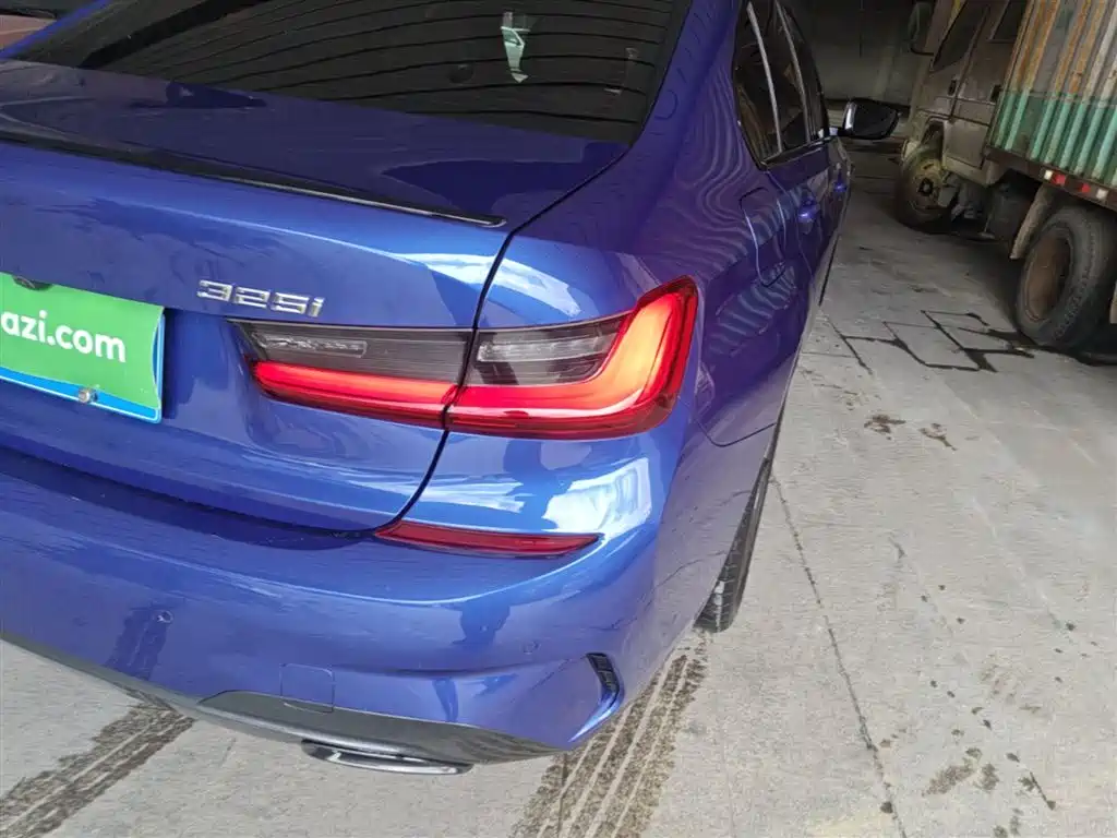 BMW 3 Series 2020 325i M Sport Black Night Package фото 8