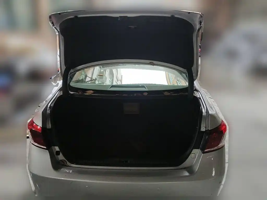 Фото 5 - Lexus ES