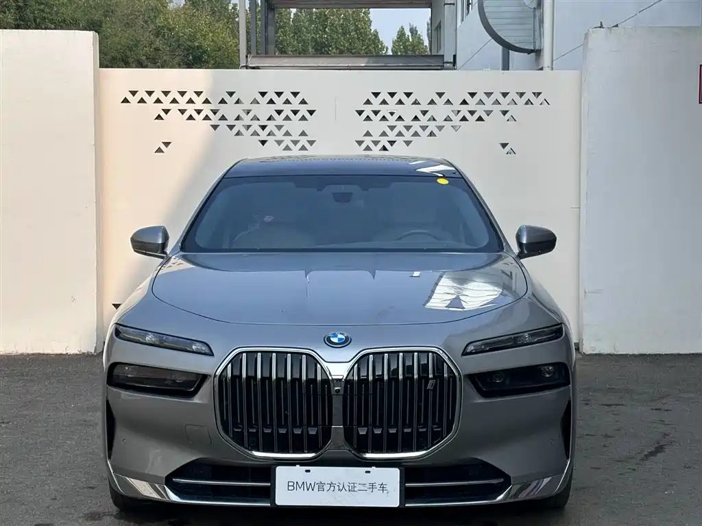 BMW i7 2025 2023 xDrive60L Luxury Package