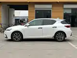 Фото 15 - Lexus CT