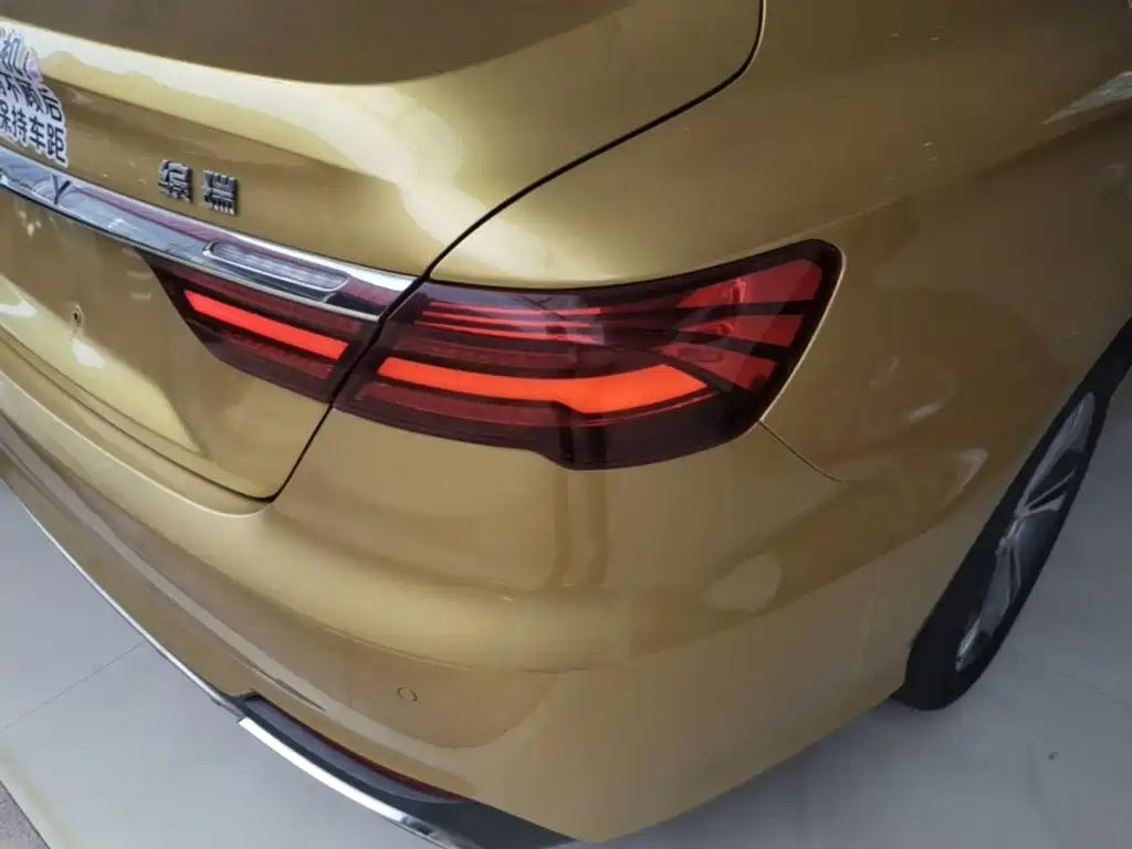 Фото 8 - Geely Binrui