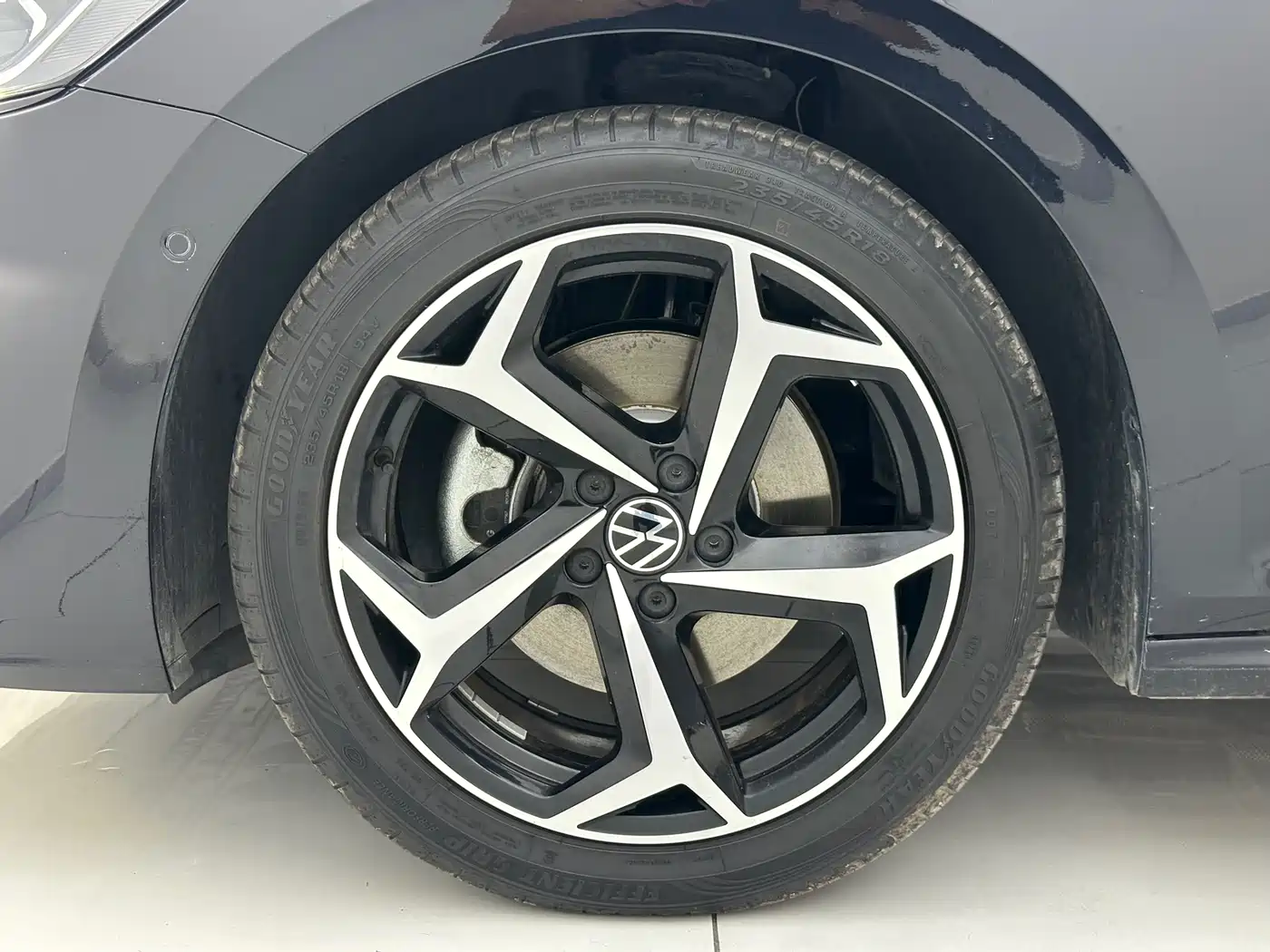Volkswagen Passat 2023 330TSI Starlight Premium Edition фото 16