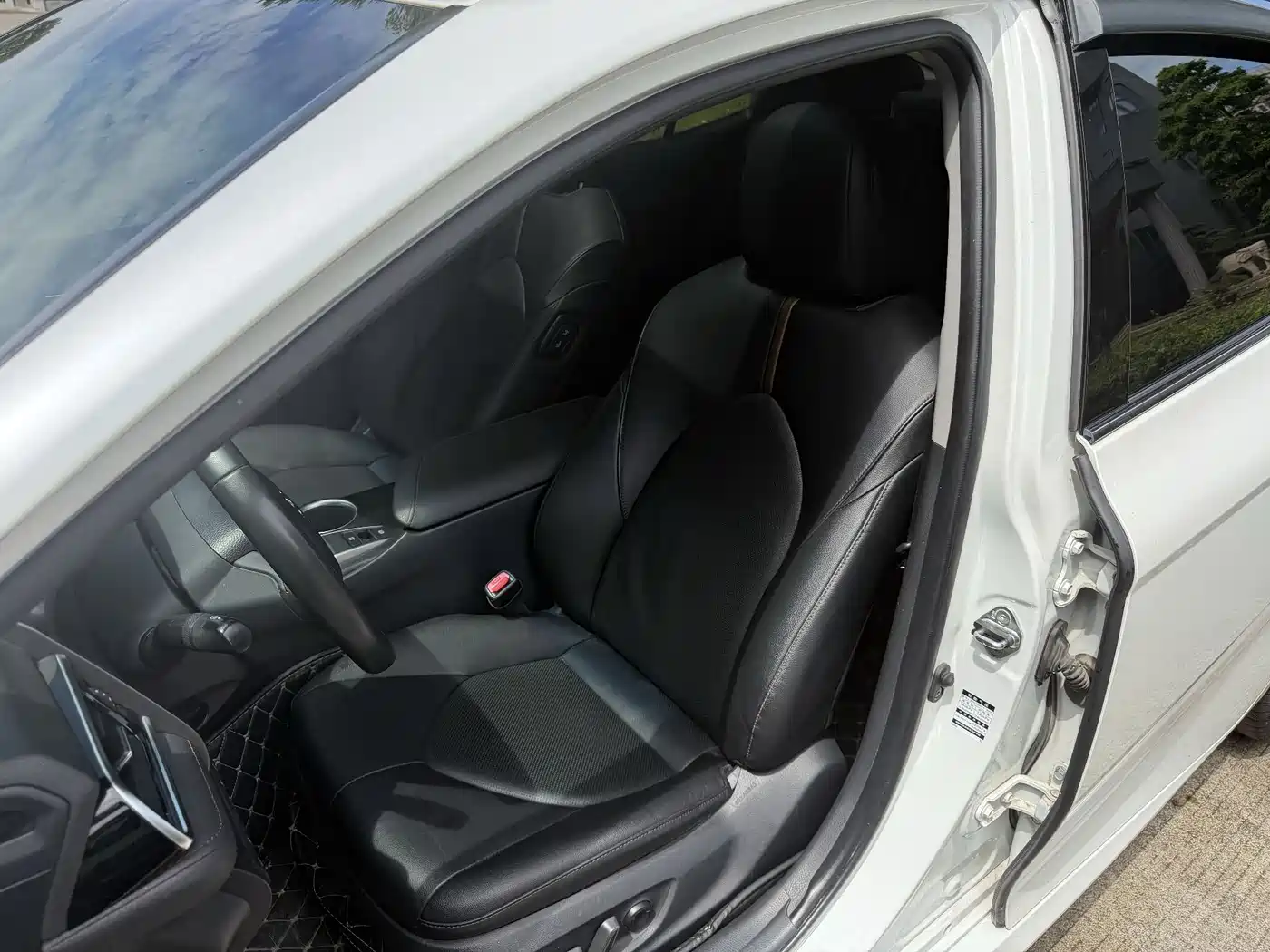 Toyota Camry 2021 2.0G Luxury Edition фото 14