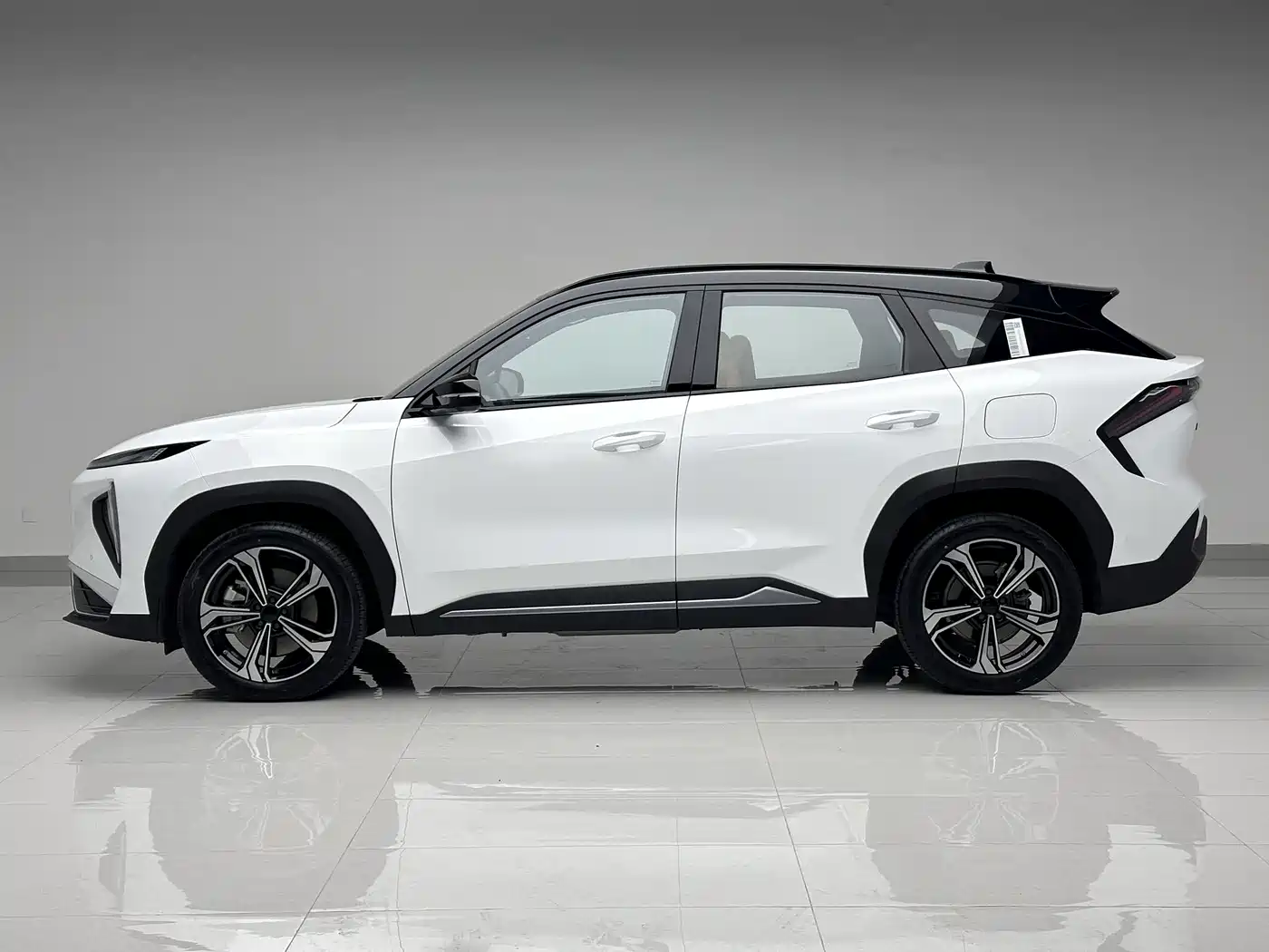 Geely Galaxy Galaxy L7 2025 EM-i 115km Explorer+ Edition фото 7