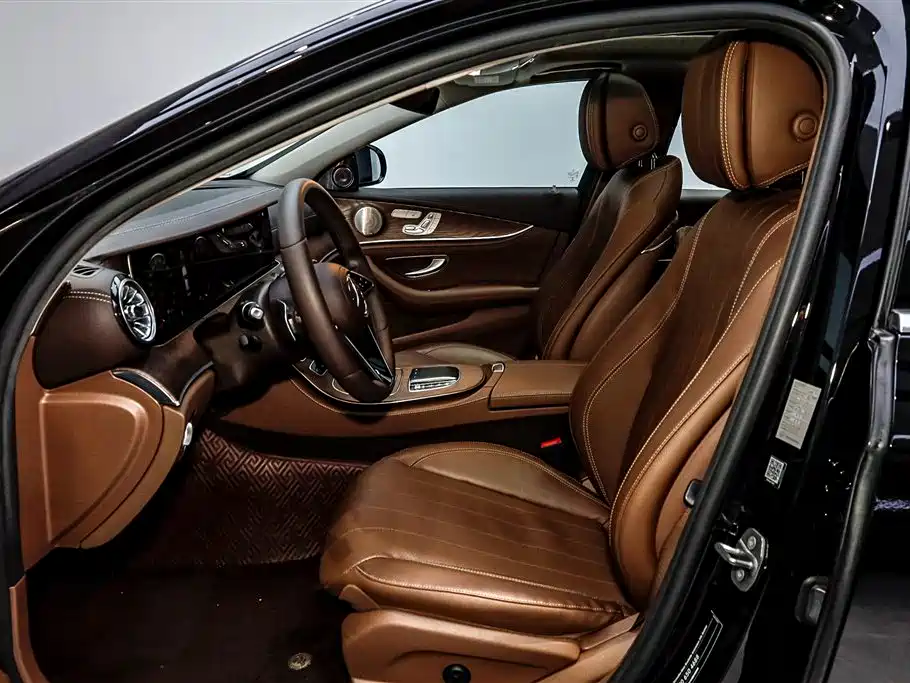 Mercedes-Benz E-Class 2023 E 300 L Fashion фото 9