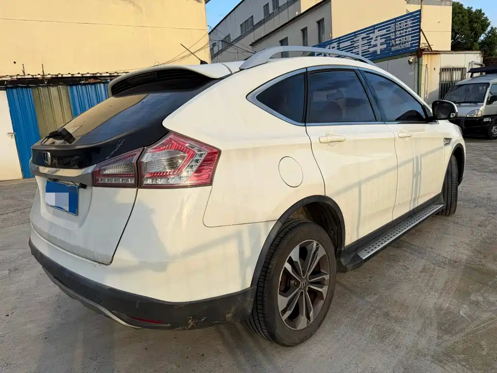 Luxgen U6 SUV 2016 2015 1.8T Fashion Edition
