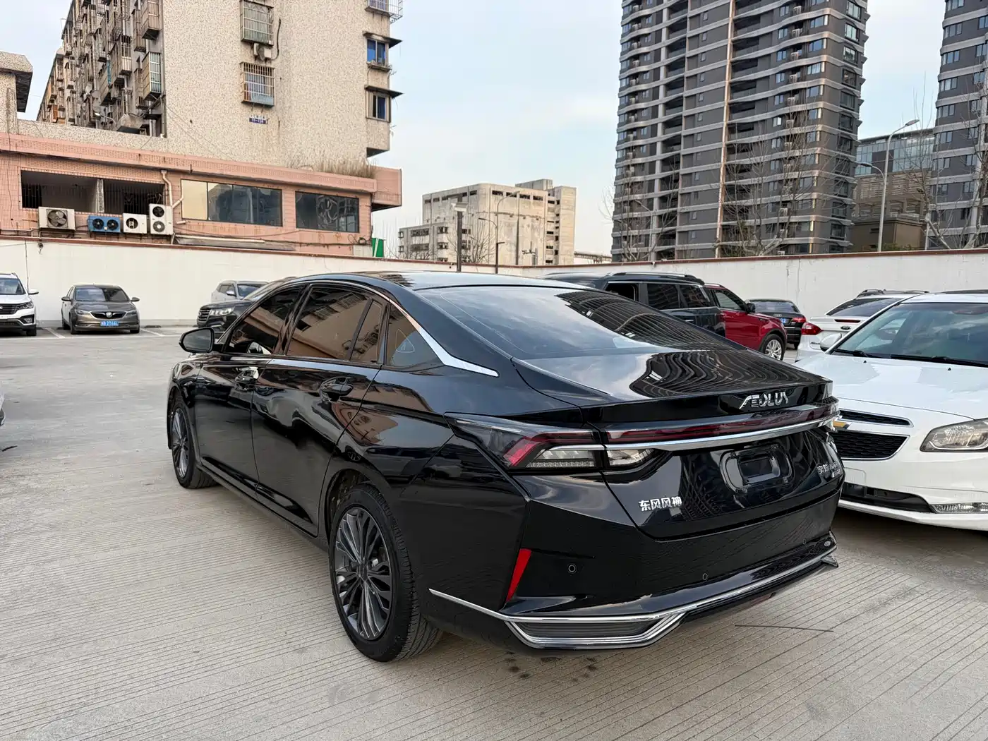 DONGFENG YI HYUN MAX