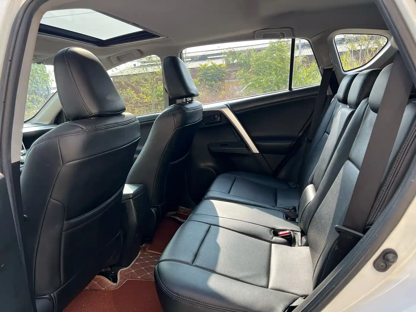 Toyota RAV4 Rongfang 2015 2.0L CVT 2WD Trend Edition фото 6