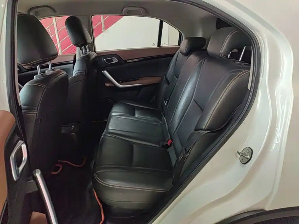 Dongfeng Aeolus Dongfeng Fengshen AX4 2018 2017 1.6L Manual Trendy