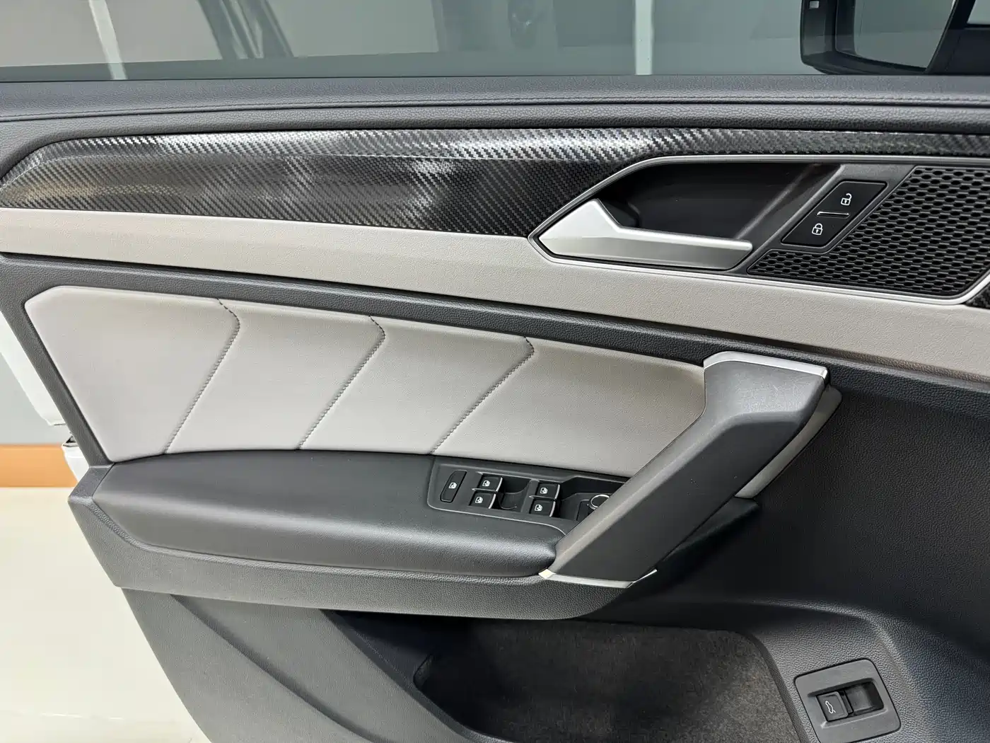 Volkswagen Tayron 2023 280TSI 2WD Luxury Plus Advanced Edition фото 22