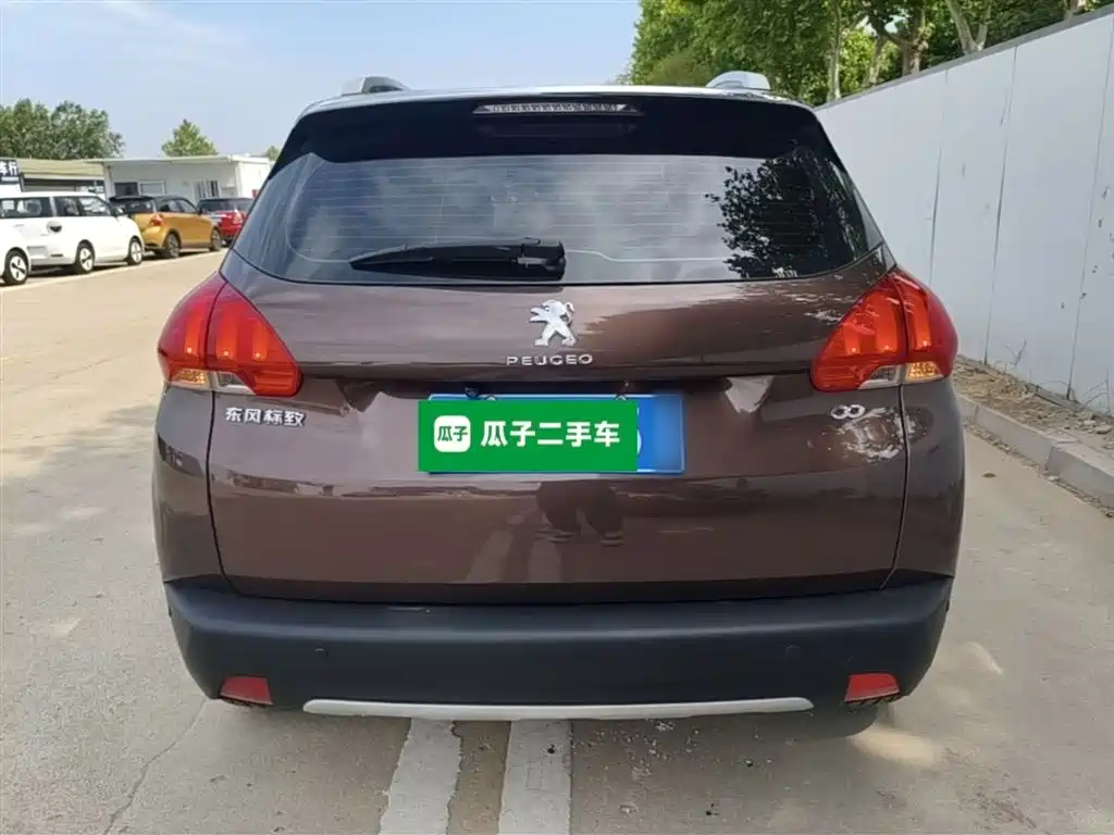Peugeot 2008 2015 1.6L Automatic Cool Edition фото 6