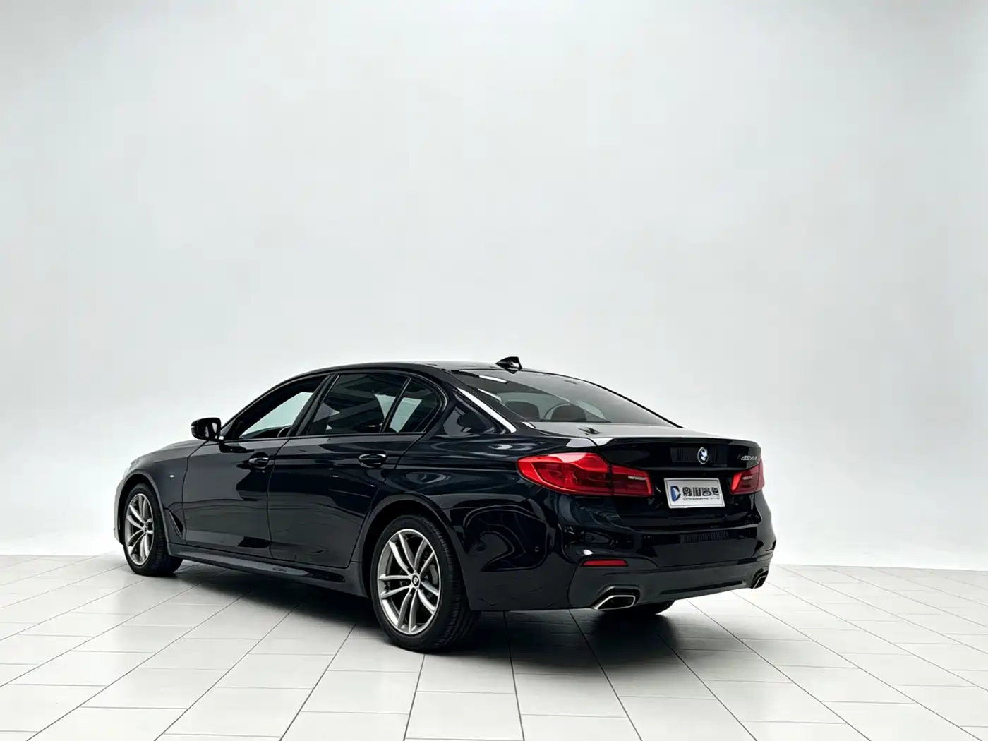 BMW 5 Series 2019 525Li M Sport Package фото 11